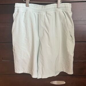 Lululemon Men's 7” Pace Breaker Lined Shorts (Size M, fog green)